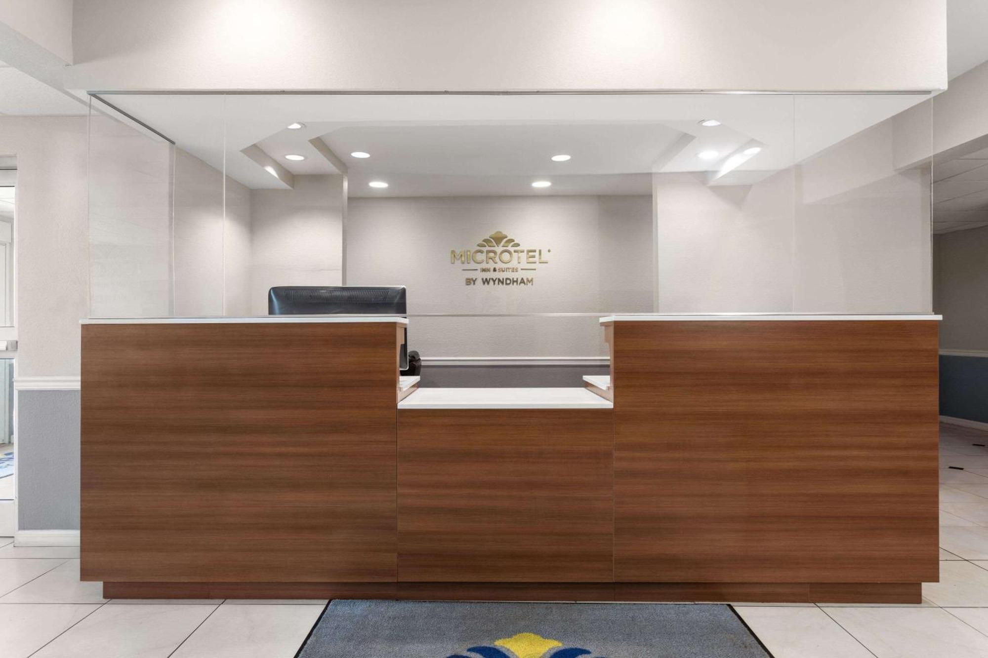 Microtel Inn & Suites By Wyndham Панама-Сіті Екстер'єр фото